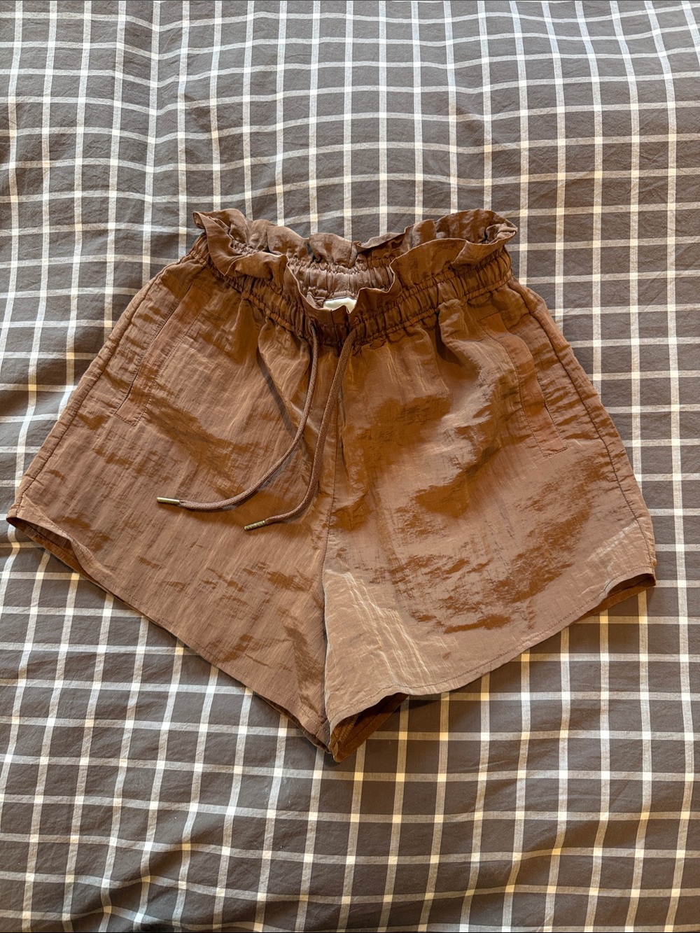 Varley High-Waist Ruffle Waist Shorts - Brown